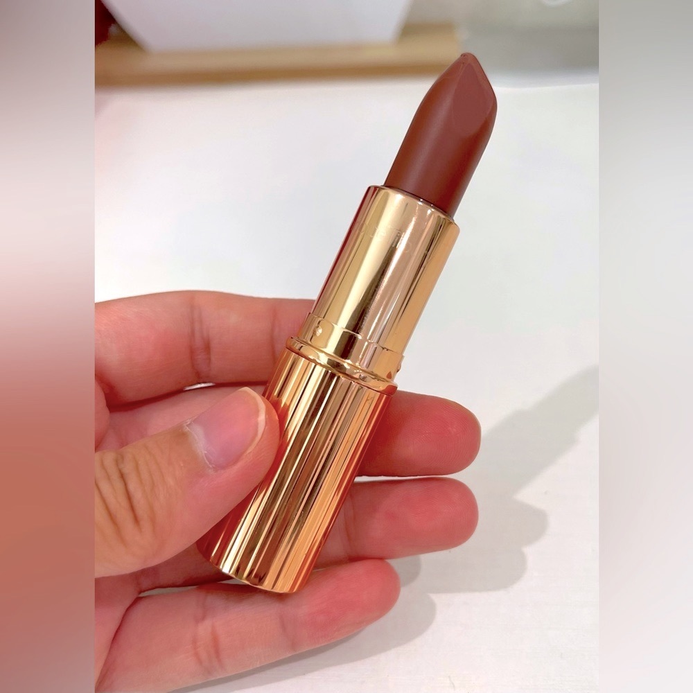Charlotte Tilbury Matte Revolution Lipstick in Super Fabulous